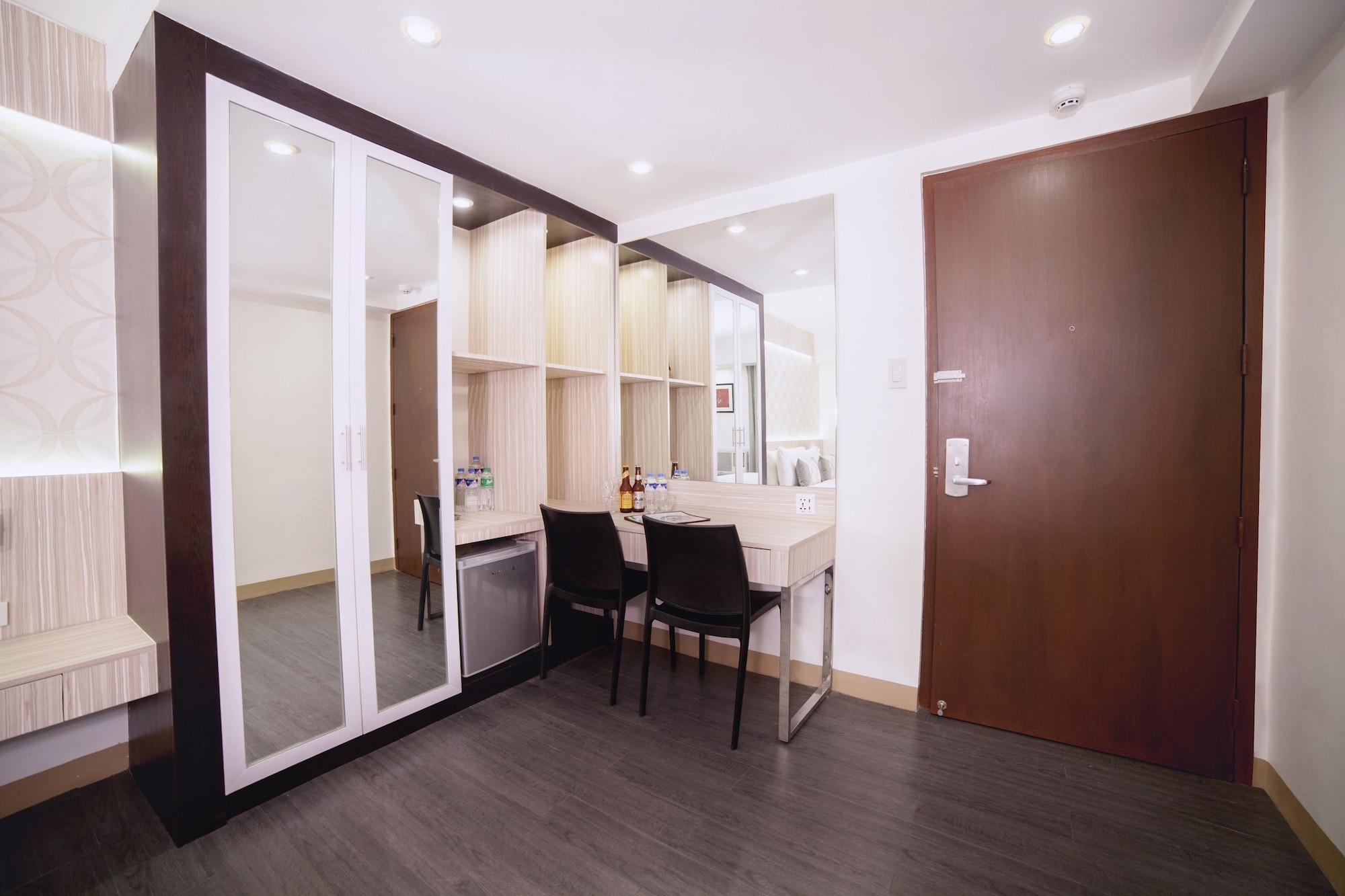 Hotel The Charter House à Makati City Extérieur photo