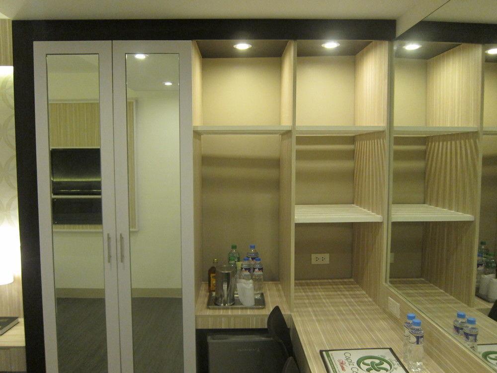 Hotel The Charter House à Makati City Extérieur photo