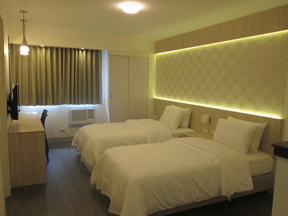 Hotel The Charter House à Makati City Extérieur photo