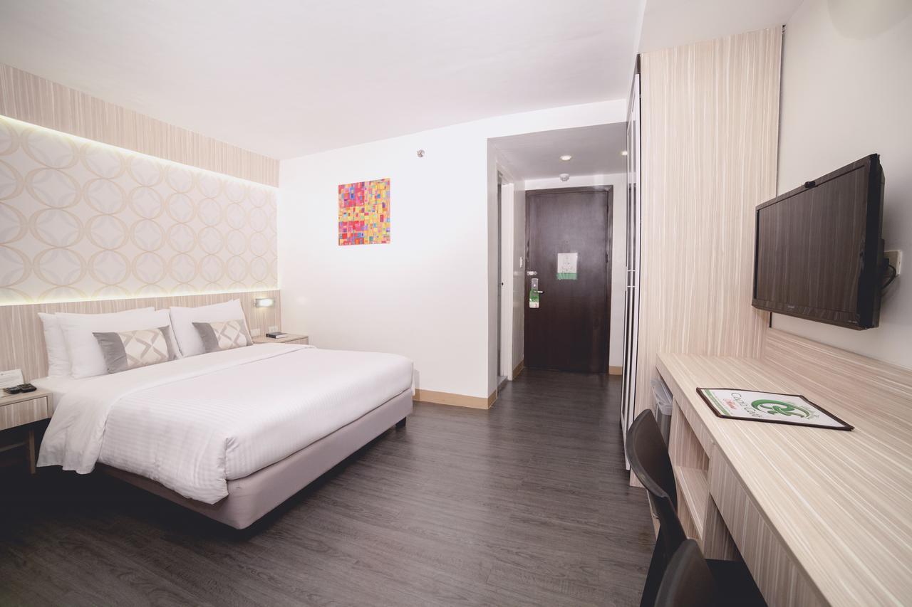Hotel The Charter House à Makati City Extérieur photo